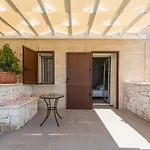 Vittoria オストゥーニ